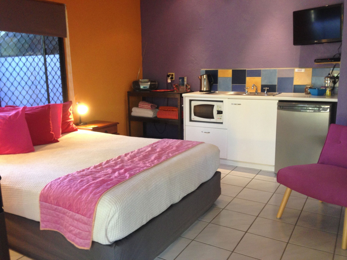Bedroom 3, Pink Flamingo Resort, Douglas