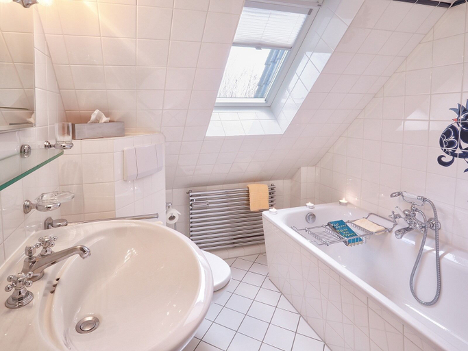 Bathroom 4, Ferienwohnung Heefwai 2 "w6", Nordfriesland