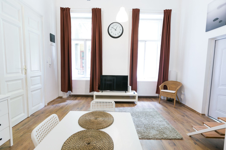 Bedroom 2, Sparkling Ernesto IV, Budapesti