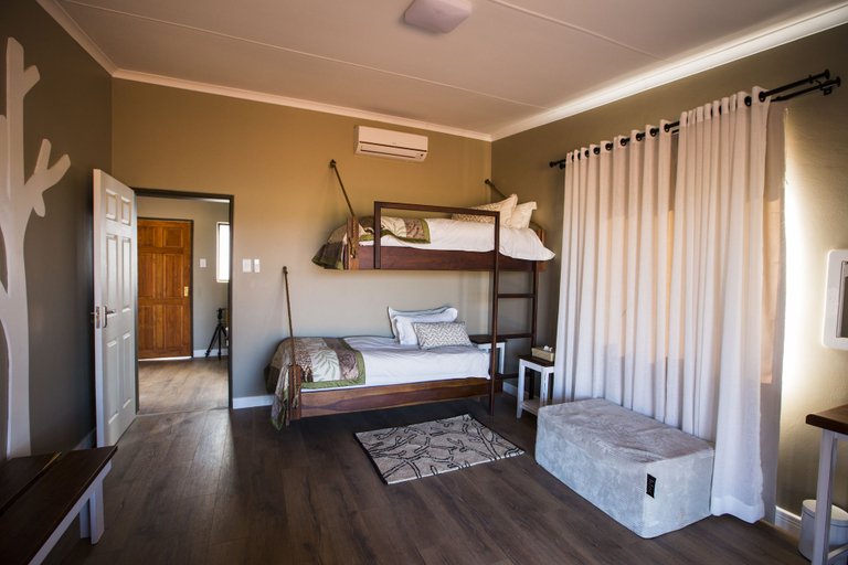 Bedroom 4, Kalahari Anib Lodge, Mariental Rural