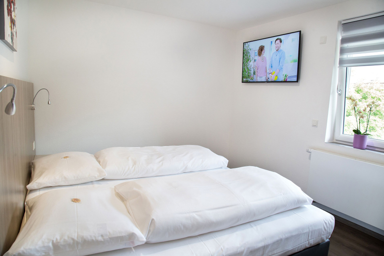 Bedroom 2, sevenDays Hotel Boardinghouse Kirchheim, Hersfeld-Rotenburg