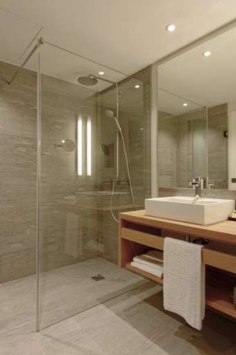 Bathroom 5, Hotel the YARD, Berlin