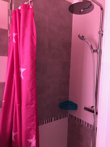 Bathroom 3, Le Moderne, Ardèche