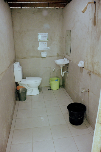 Bathroom 4, Malapascua Budget Inn, Daanbantayan