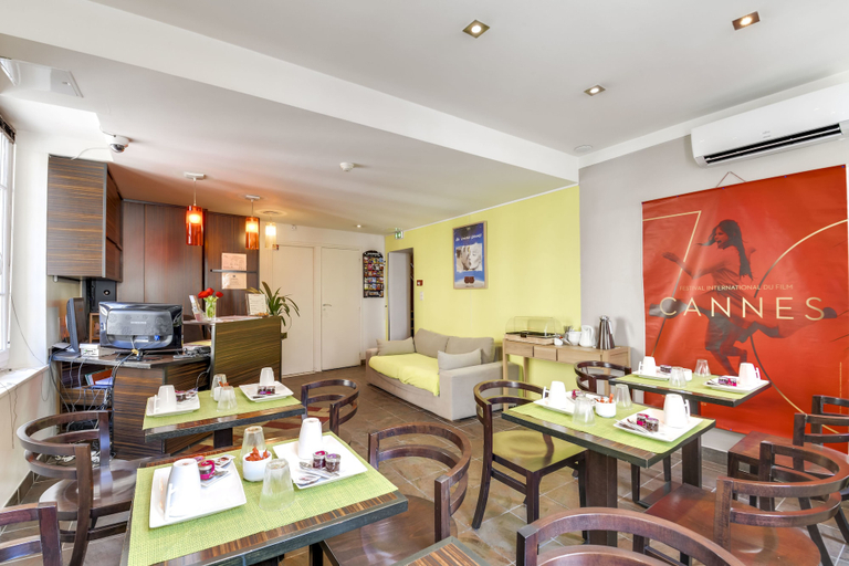 Food & Drinks 4, Hotel Le Mistral, Alpes-Maritimes