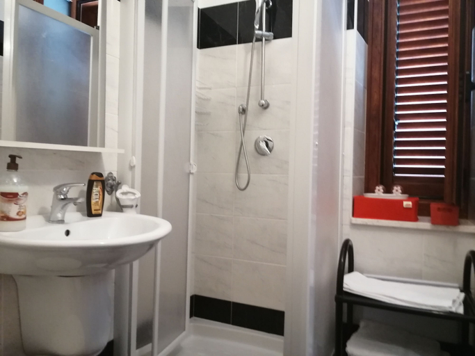 Bathroom 5, Sardegna Sole e Mare, Sassari