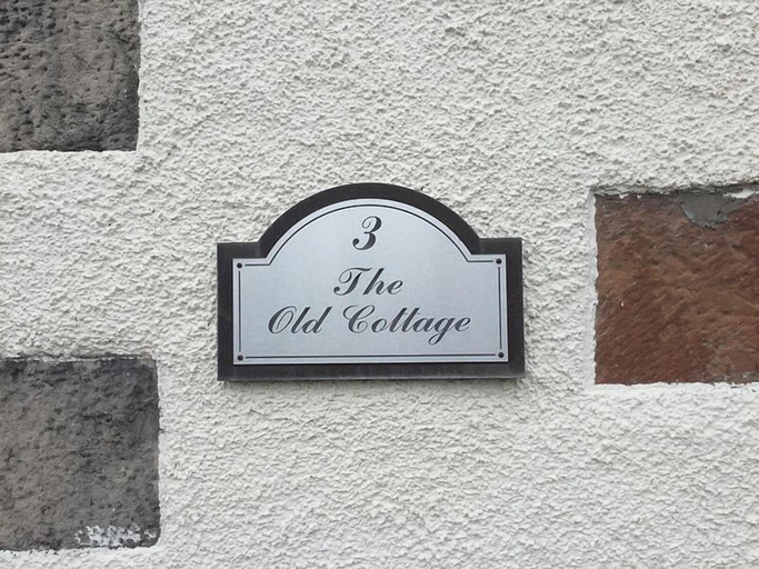 Exterior & Views 2, Inverness Apartments - Old Cottage, Highland