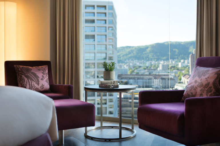 Bedroom 2, Renaissance Zürich Tower Hotel, Zürich