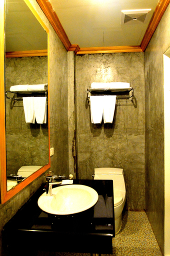 Bathroom 4, Chaphone Guesthouse, Pulau Phuket