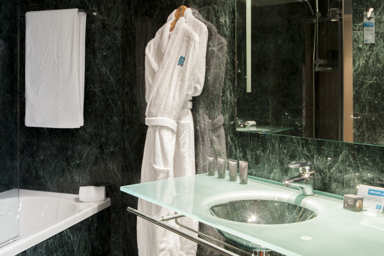 Bathroom 3, AC Hotel Valencia by Marriott, Valencia