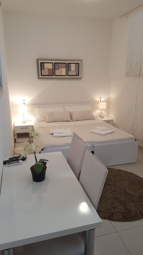 Others 5, Rooms Valentino, Split
