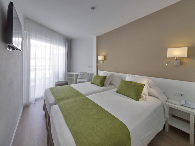 Bedroom 3, BQ Amfora Beach Hotel - Adults Only, Baleares