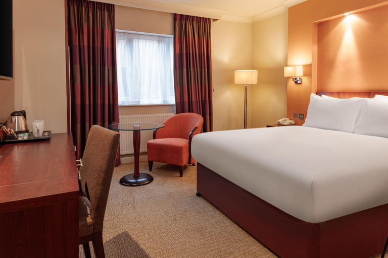 Bedroom 2, Forest Pines Spa & Golf Resort, North Lincolnshire