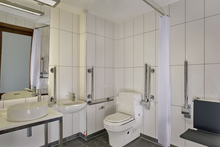 Bathroom 4, Aloft by Marriott Birmingham Eastside, Birmingham