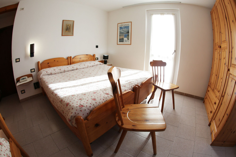 Bedroom 4, Aurora, Bergamo