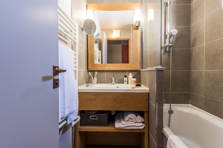 Bathroom 4, Pierre & Vacances Residence Les Balcons de Bellevarde, Savoie