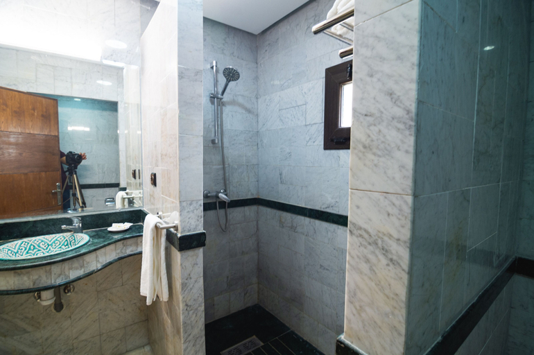 Bathroom 5, Diamant Vert, Zouagha-Moulay Yacoub