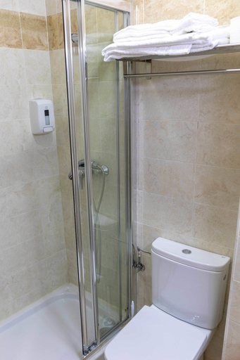 Bathroom 4, Alda Estella Hostel, Navarra