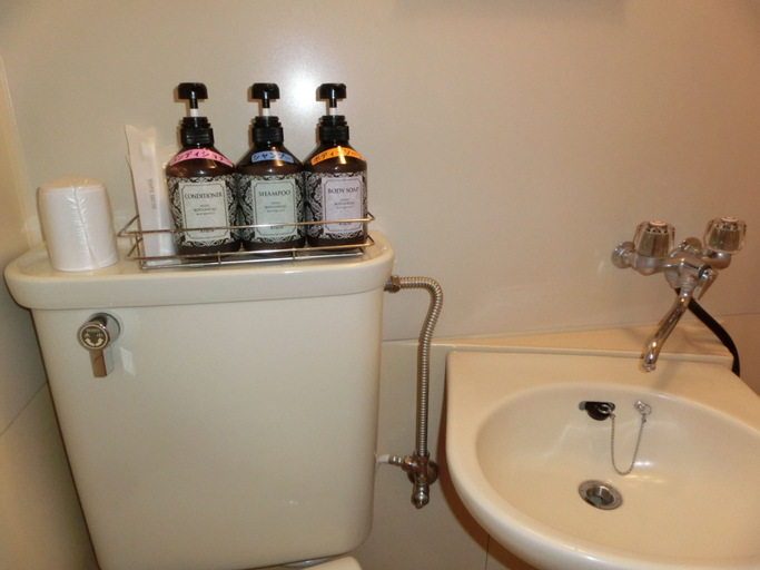 Bathroom 18