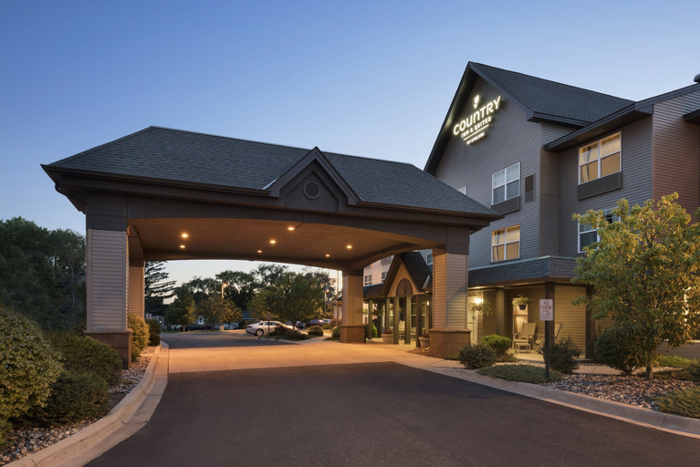 Exterior & Views 2, Country Inn & Suites by Radisson, St. Cloud East, MN, Benton