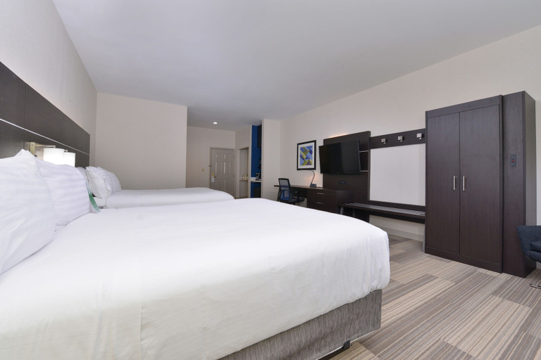 Bedroom 3, Holiday Inn Express Mystic by IHG, New London