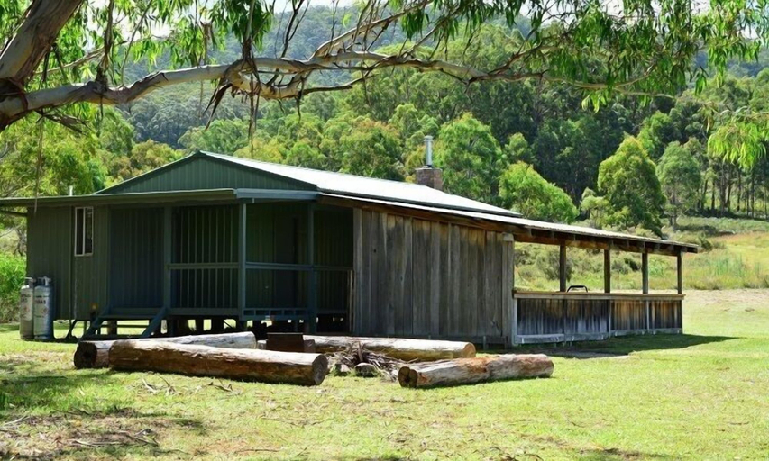 Others 5, Four Bull Hut, Tenterfield