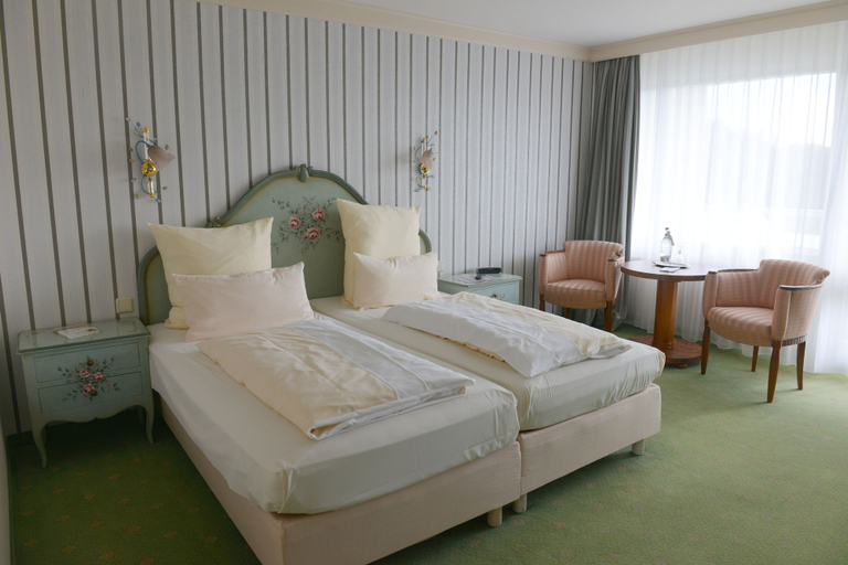 Bedroom 4, Sure Hotel by Best Western Rhoen Garden, Fulda