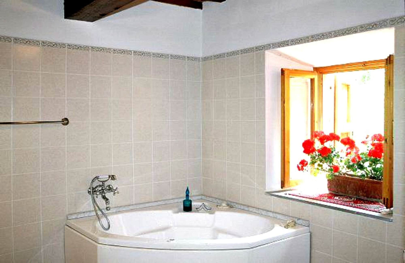 Bathroom 4, Casa Corella, Florence
