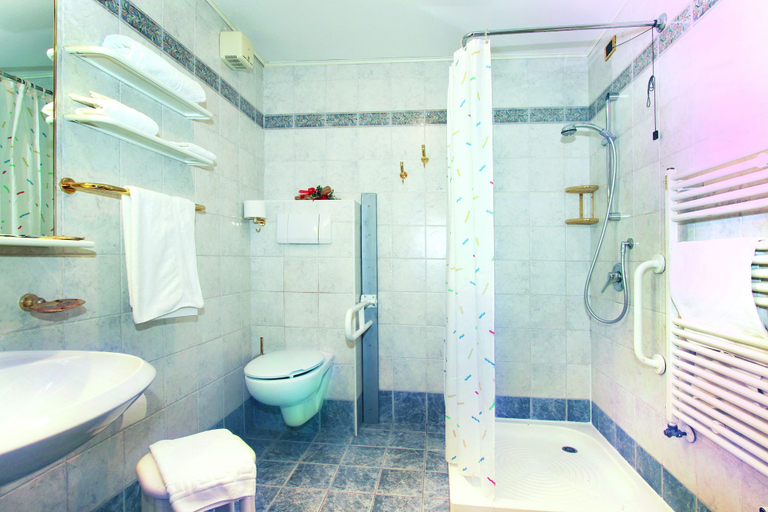 Bathroom 5, Park Hotel & Club Diamant, Trento