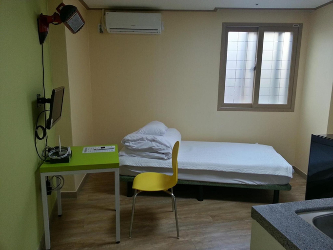 Bedroom 3, Cheonggye Haus, Jongno