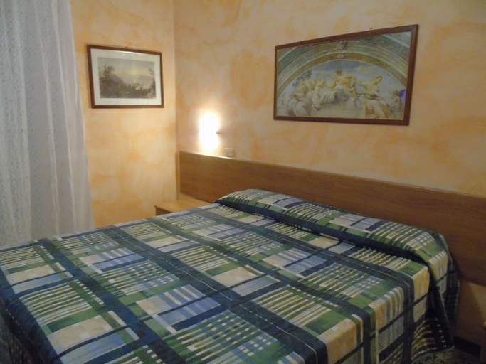 Bedroom 5, hotel arno, Siena