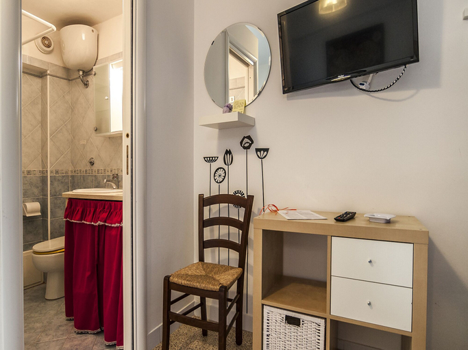 Others 5, Casa Vacanza Santa Laura Loft, Latina