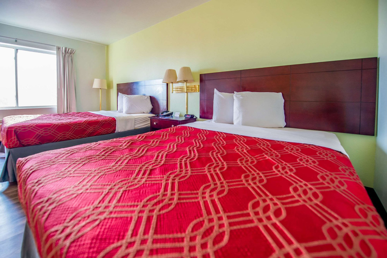 Bedroom 3, Rodeway Inn Central Colorado Springs, El Paso