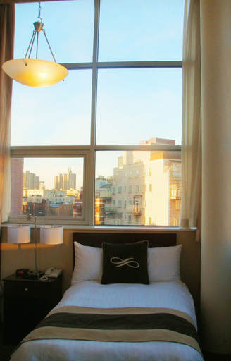 Bedroom 4, Pointe Plaza Hotel, New York