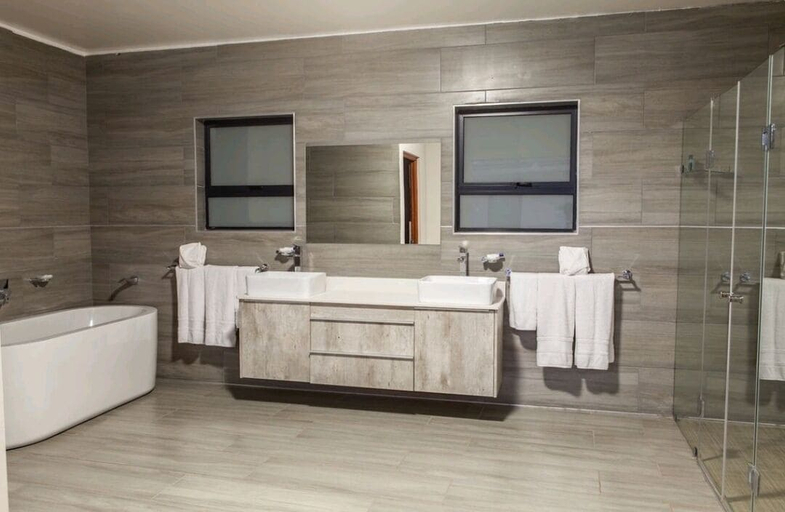 Bathroom 3, Sagwadi Hotel, Ehlanzeni