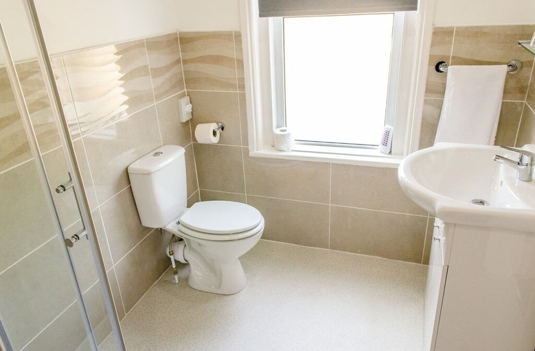 Bathroom, The Avenue, Isle of Wight