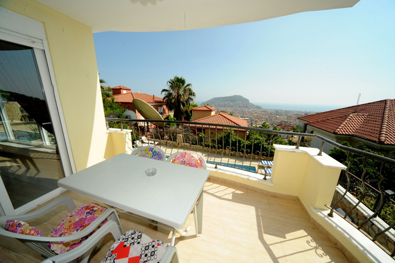 Balcony, Emre Cemre Vilları 1, Alanya