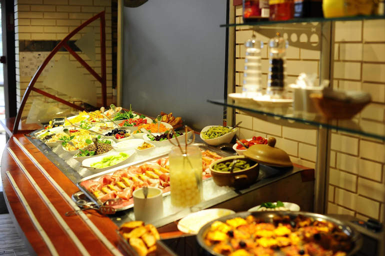 Food & Drinks 8
