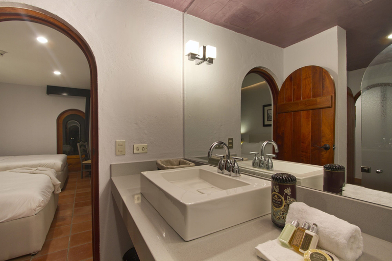 Bathroom 5, Alta Las Palomas Hotel, Santa Ana