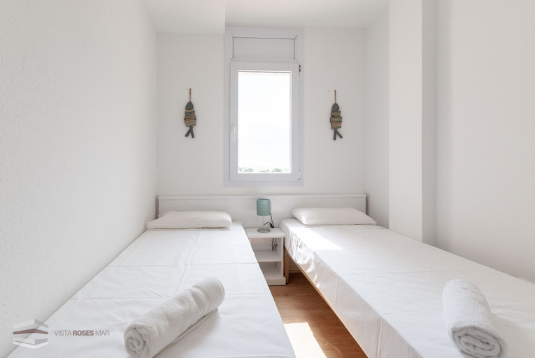 Bedroom, Vista Roses Mar - Àtics, Girona