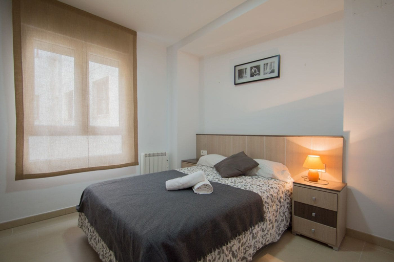Bedroom 2, EnjoyGranada GRAN VIA 2B & Parking Opcional, Granada