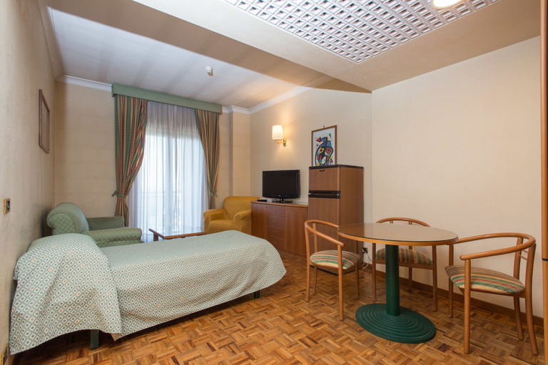 Bedroom 2, Hotel San Francesco, Cosenza