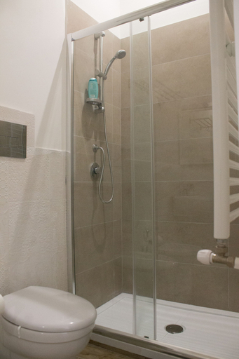 Bathroom 2, Fanà, Agrigento