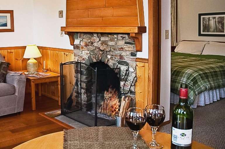 Others 4, WING CREEK RESORT, Central Kootenay