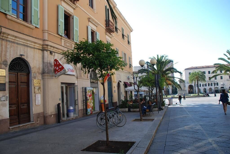 Exterior & Views 2, B&B Via Roma 9, Sassari