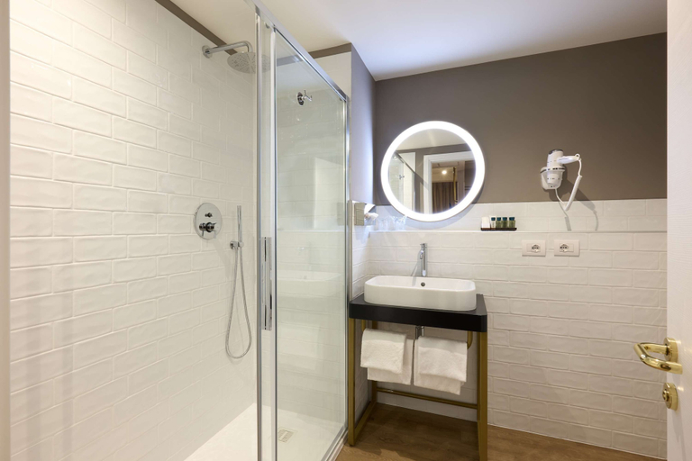 Bathroom 4, Best Western Hotel Tritone, Venezia
