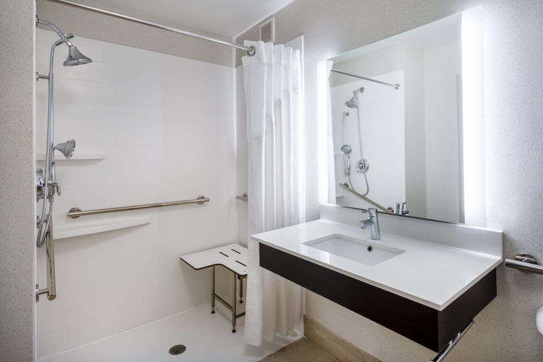 Bathroom 4, Holiday Inn Express CORYDON by IHG, Harrison