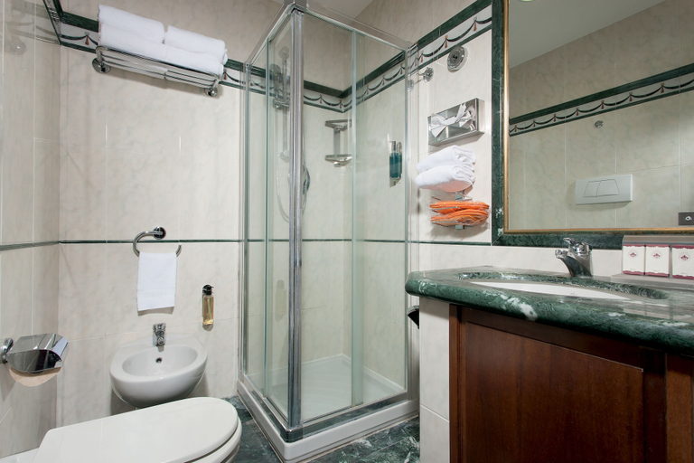 Bathroom 4, Grand Hotel Gianicolo, Rome