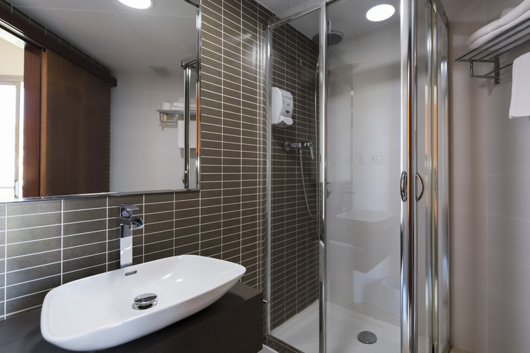 Bathroom 5, Hotel Papi, Barcelona