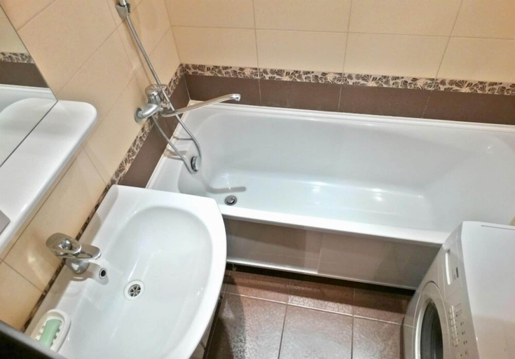 Bathroom 2, Inndays Podolsk on Leningradskaya, Podol'skiy rayon